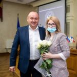 Ректор ЗУНУ Андрій Крисоватий привітав директора ННІМВ ім. Б. Д. Гаврилишина Ірину Іващук з отриманням екзекватури
